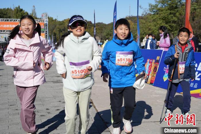 1574 名选手齐聚八达岭，这场越野赛究竟有何魅力？